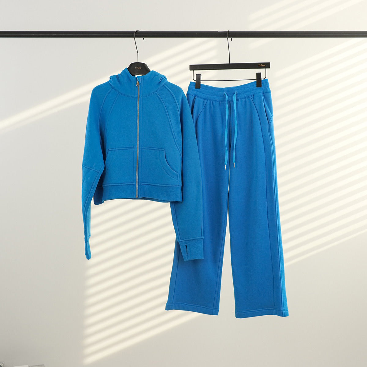 Women's Full-Zip Hooded Tracksuit Set – Oversized Stand Collar Jacket & High-Waist Wide Leg Pants for Yoga, Running & Fitness