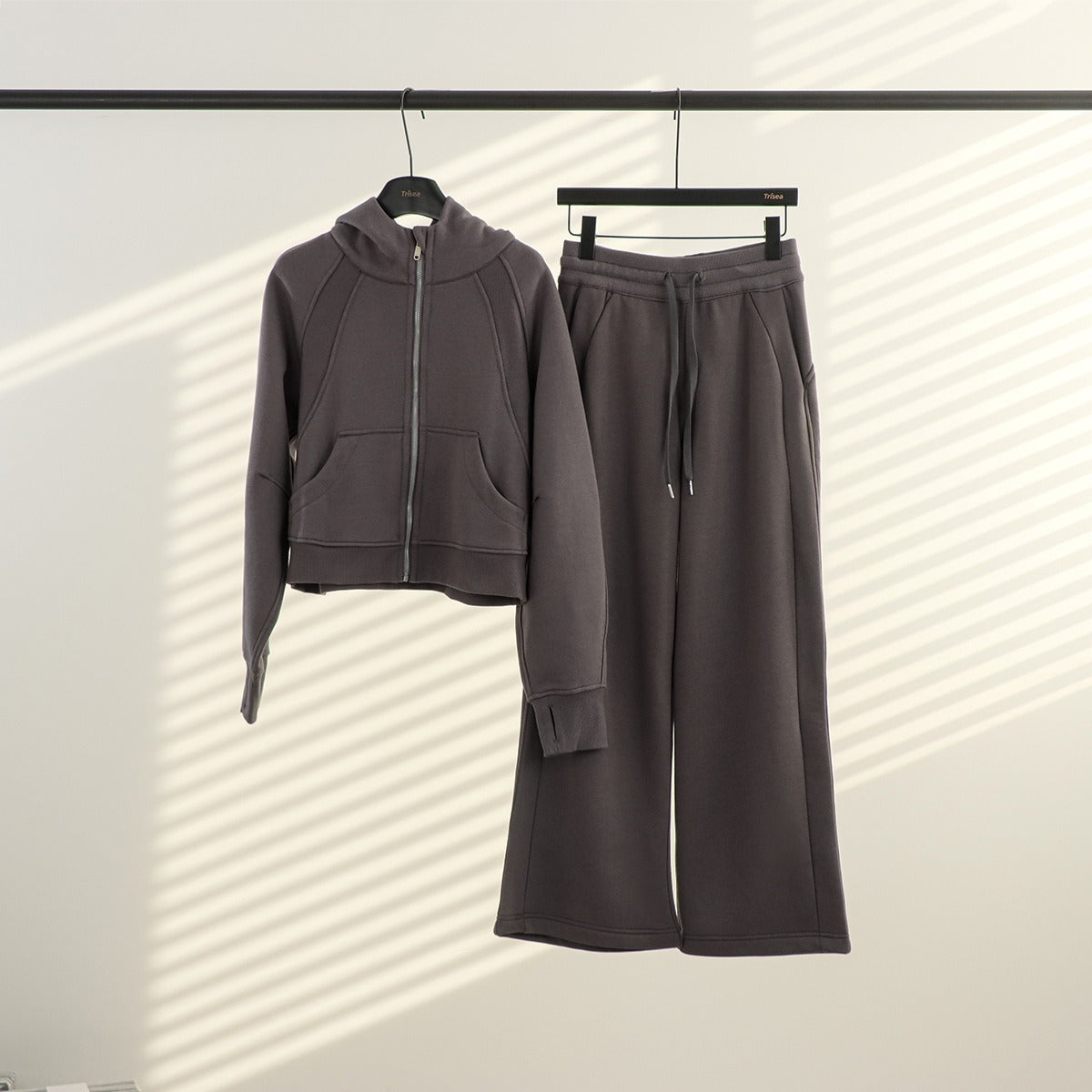 Women's Full-Zip Hooded Tracksuit Set – Oversized Stand Collar Jacket & High-Waist Wide Leg Pants for Yoga, Running & Fitness