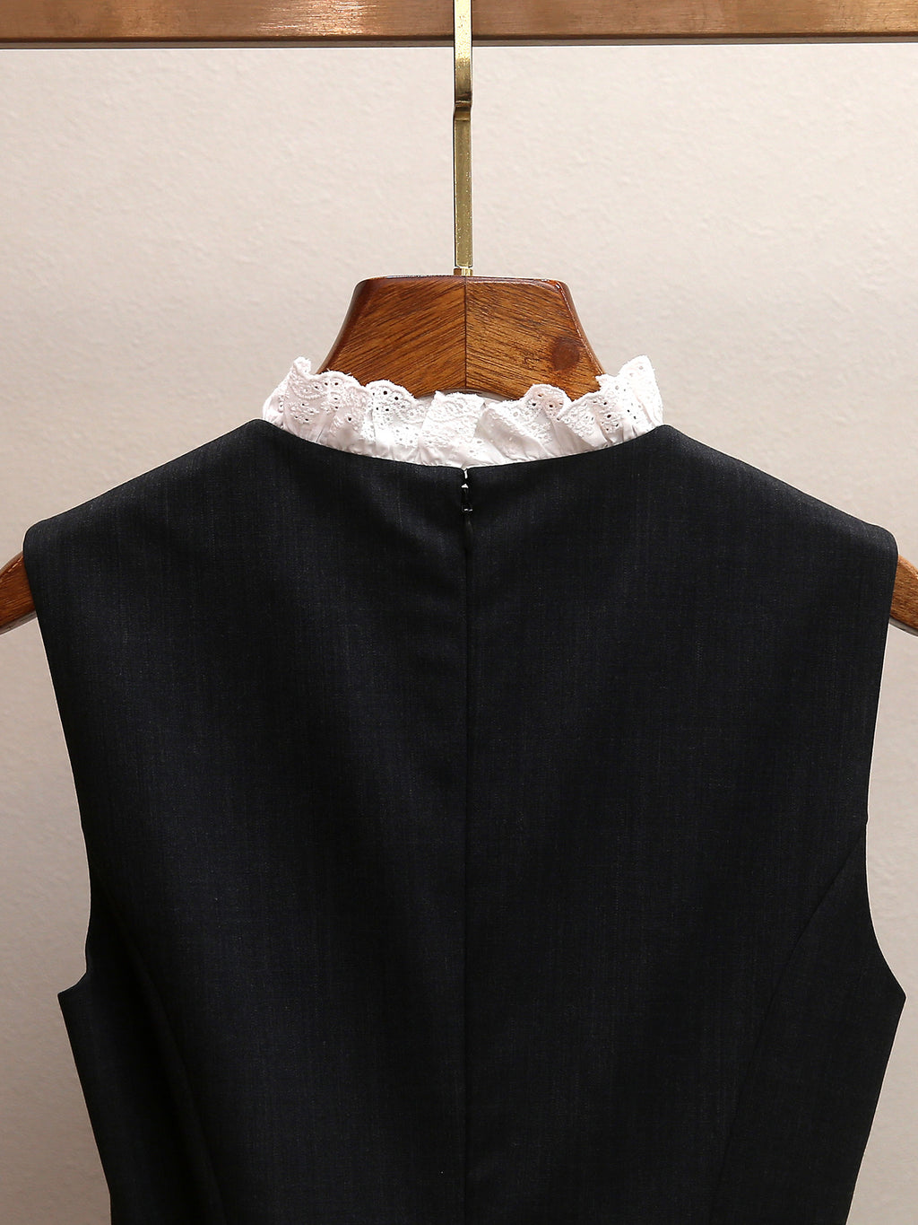 Women's Spring New French Elegant Spliced Lace Trim Sleeveless Vest Dress with Belt