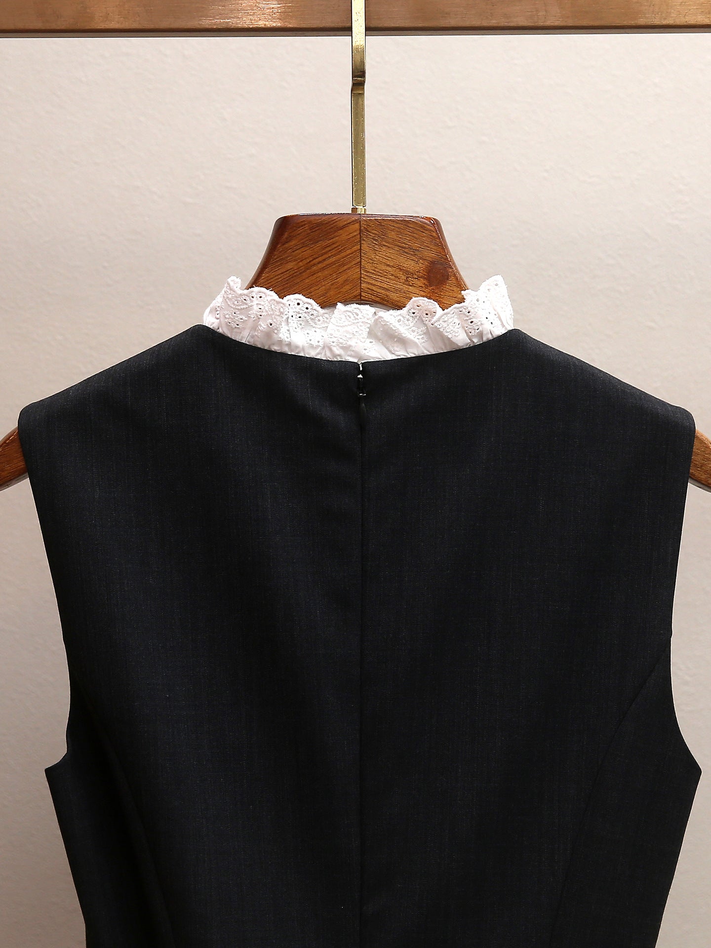 Women's Spring New French Elegant Spliced Lace Trim Sleeveless Vest Dress with Belt