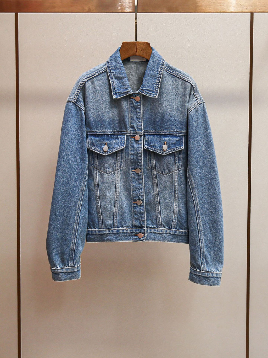 New Spring Fashion Vintage Washed Distressed Short Soft Denim Jacket for Women