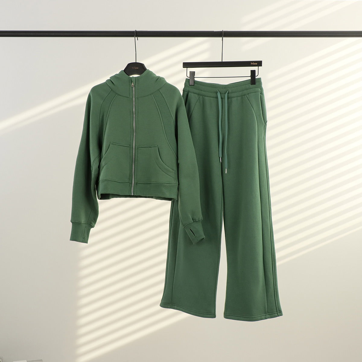 Women's Full-Zip Hooded Tracksuit Set – Oversized Stand Collar Jacket & High-Waist Wide Leg Pants for Yoga, Running & Fitness