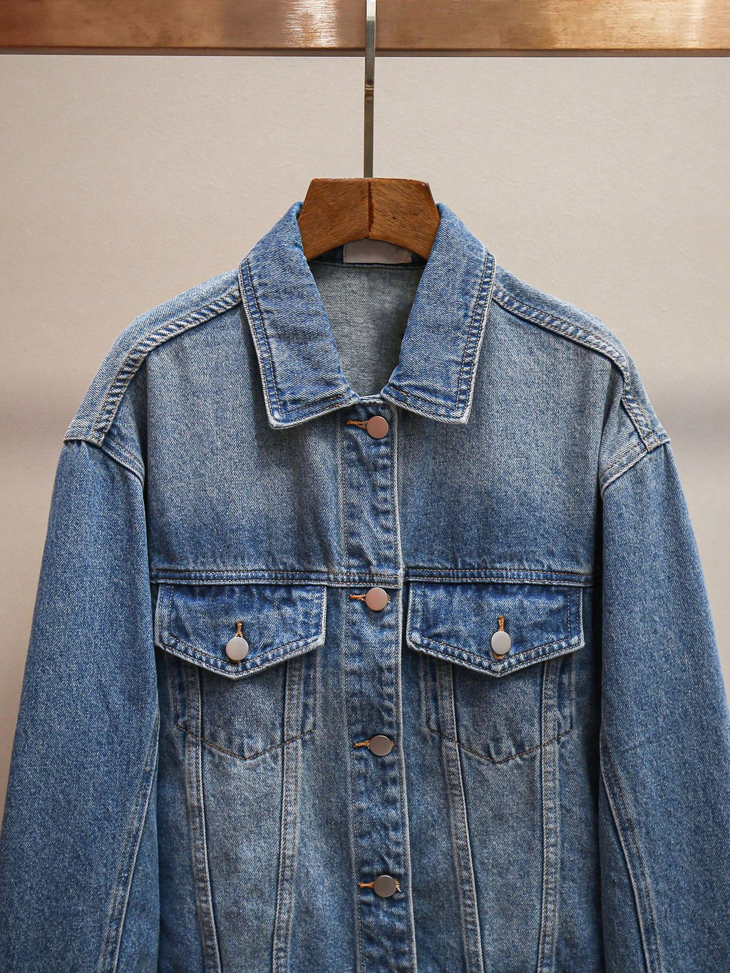 New Spring Fashion Vintage Washed Distressed Short Soft Denim Jacket for Women
