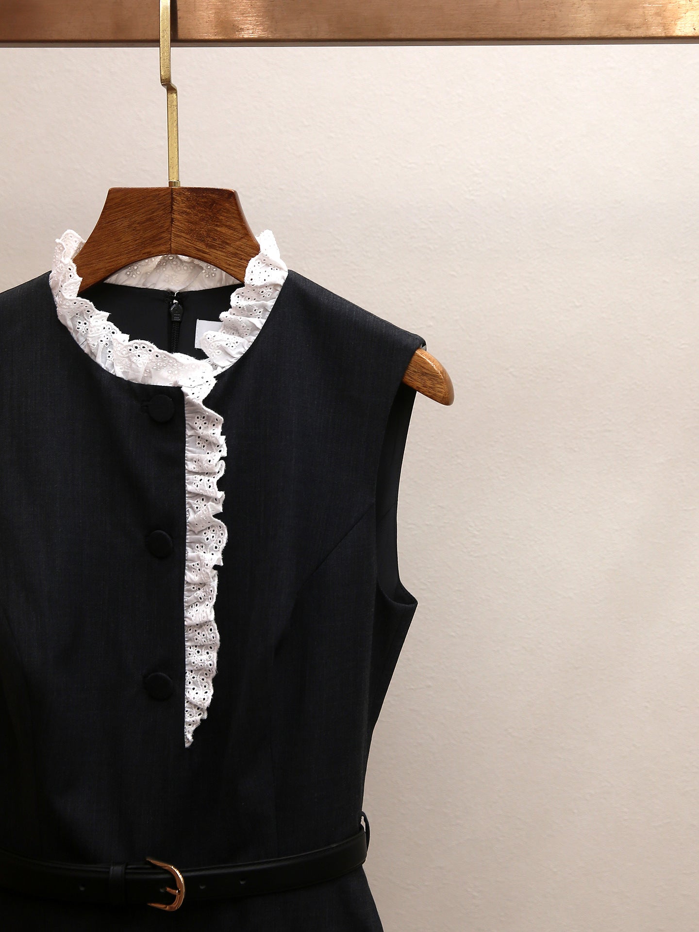 Women's Spring New French Elegant Spliced Lace Trim Sleeveless Vest Dress with Belt