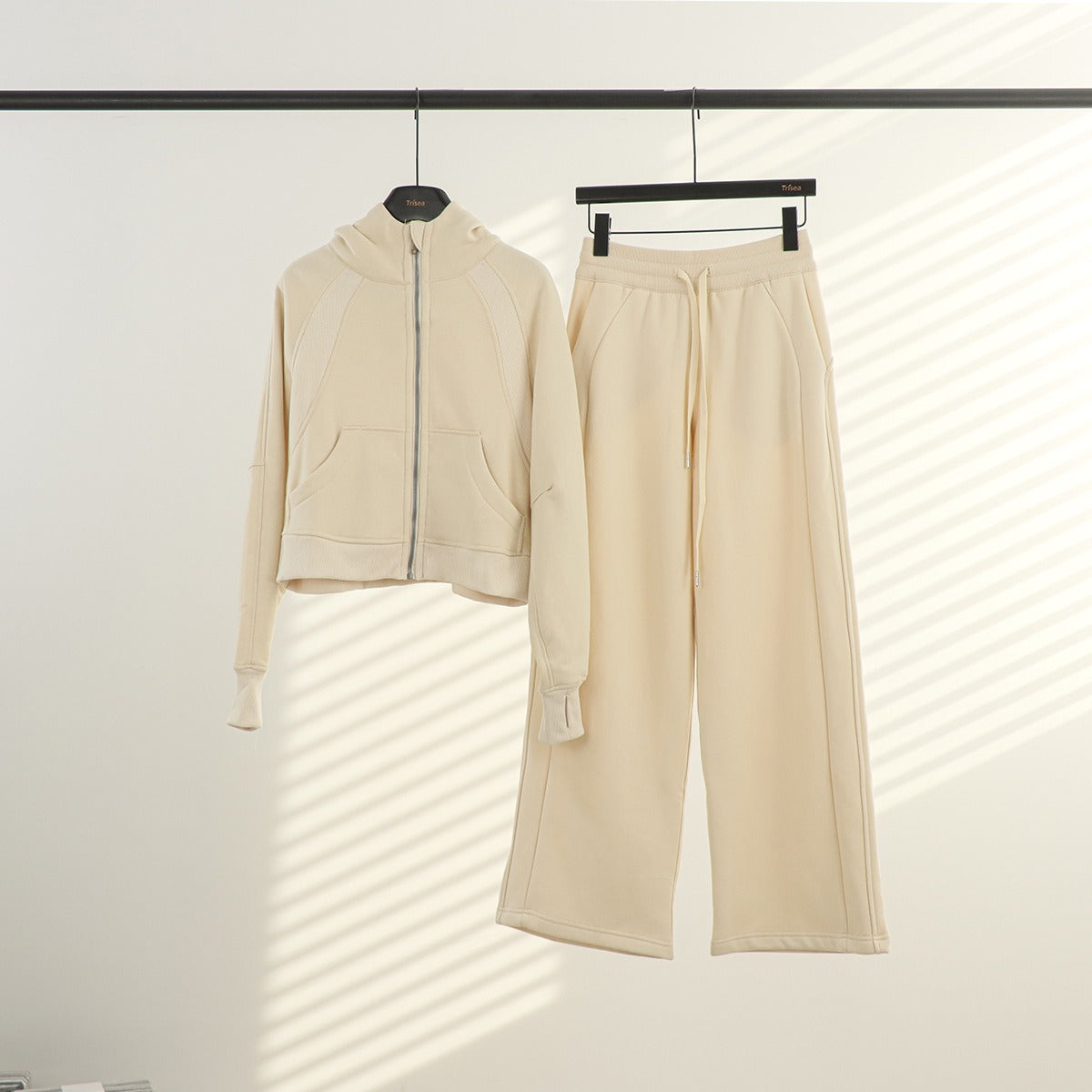 Women's Full-Zip Hooded Tracksuit Set – Oversized Stand Collar Jacket & High-Waist Wide Leg Pants for Yoga, Running & Fitness