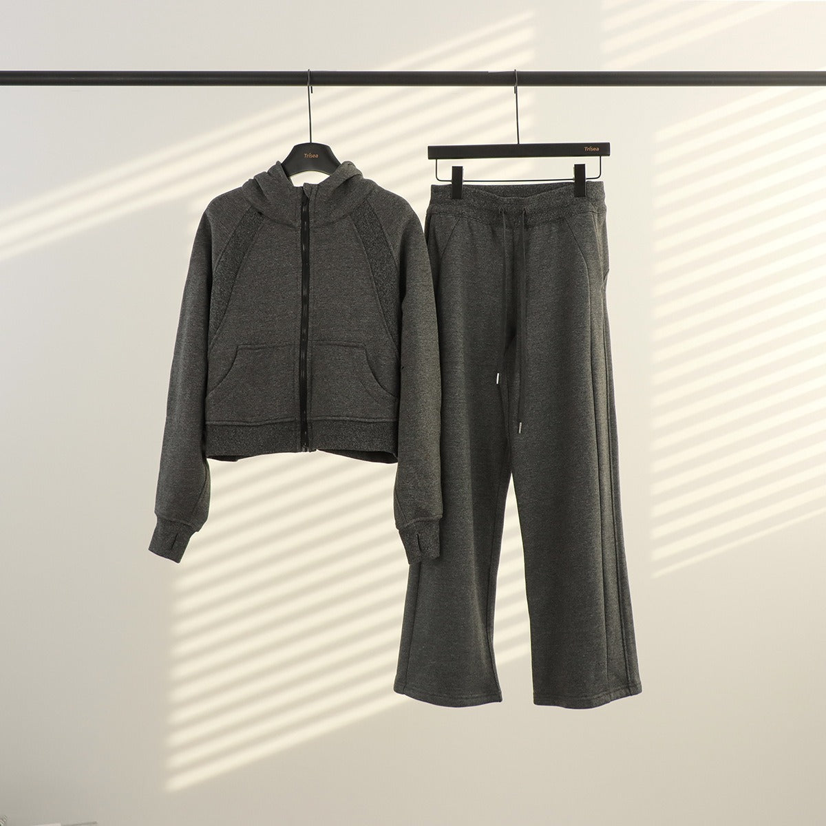 Women's Full-Zip Hooded Tracksuit Set – Oversized Stand Collar Jacket & High-Waist Wide Leg Pants for Yoga, Running & Fitness