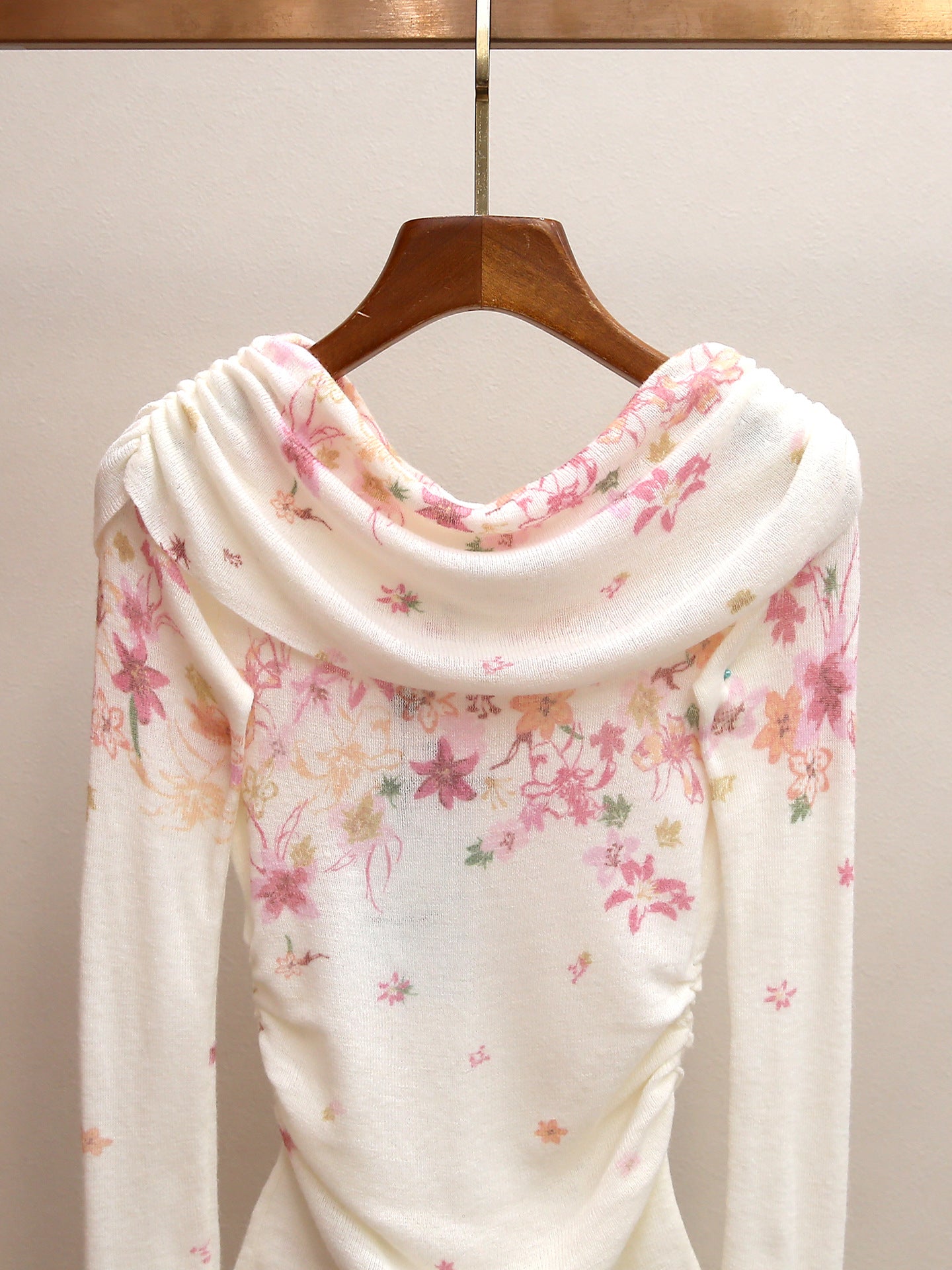 New Spring Elegant Lady Style Floral Ruched Waist Off-Shoulder Knit Top for Women